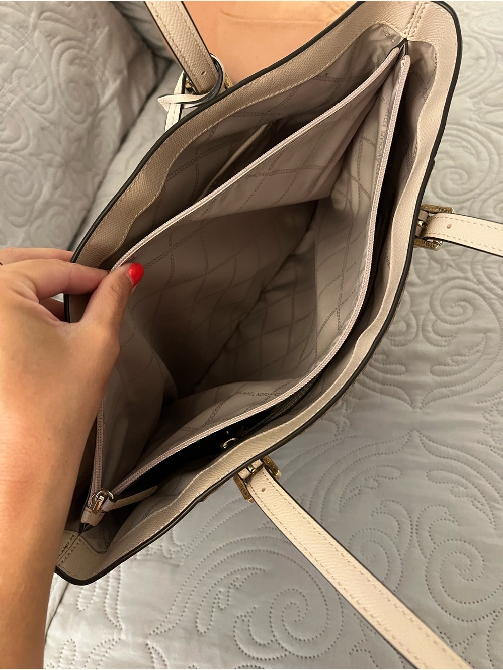 Michael Kors Rose Gold Signature Tote with Matching Wallet - Picture 9 of 12